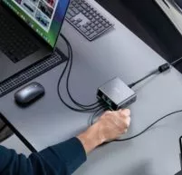 Desktop charging stations | Thesinstyle